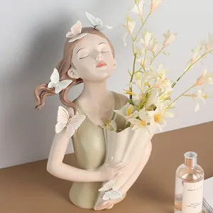 Nordische Schmetterling Mädchen Vase aus Harz für kreative Blumen und luxuriöse Dekoration