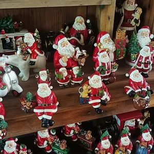 Statuine di Babbo Natale in resina con orso polare e moto per decorazioni natalizie