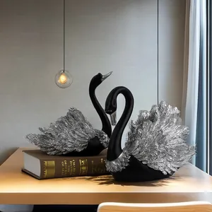 Moderne Scandinavische zwart en zilveren hars zwaanbeeldjes voor huisdecoratie set