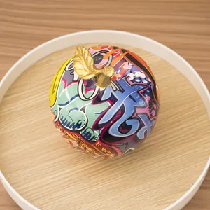 Escultura de manzana graffiti colorida con hoja de oro para decoración artística