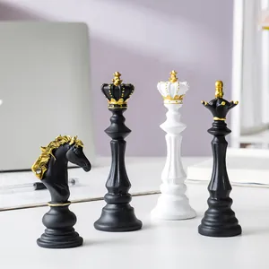 Moderner Europäischer Kunstharz Schachfiguren Ornamente König Königin Springer Charakter Statuen Für Zuhause Büro Schreibtisch Dekor Geschenk
