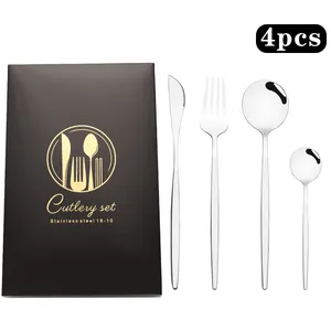 Set de couverts en acier inoxydable poli avec manches fins dans une boîte cadeau noire