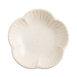 Μινιμαλιστικός κεραμικός δίσκος κοσμημάτων σε σχήμα λουλουδιού με αυλακωτές άκρες