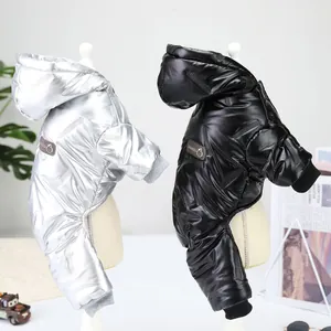 Doudoune à capuche pour chien en tissu imperméable métallisé argent et noir brillant