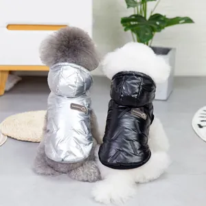 Gesteppte Hunde-Wintermäntel mit Kapuze in glänzendem Silber und Schwarz, warm gefüttert