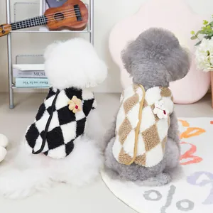 Chalecos de felpa a cuadros para perros pequeños con adornos de oso y conejo en 3D