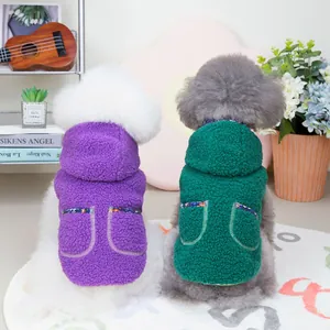 Doppellagige Fleece-Westen für Haustiere mit Kapuze und Blumenmuster-Details für Katzen