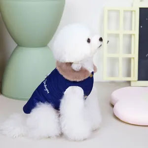 Cappotto invernale trapuntato per cani con collo in pelliccia e ricamo per cani piccoli