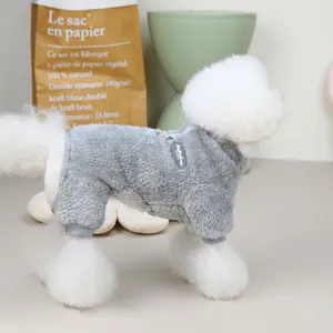Combinaison grise en peluche à quatre pattes avec anneau en D pour petit chien