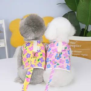 Arnés y correa con estampado floral para perros pequeños y gatos en amarillo y rosa