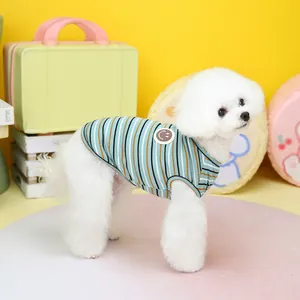 Gilet di cotone per cani piccoli a righe blu e verdi con toppa sorridente