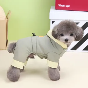 Mono de invierno verde salvia para mascotas con capucha y anillo en D para perros