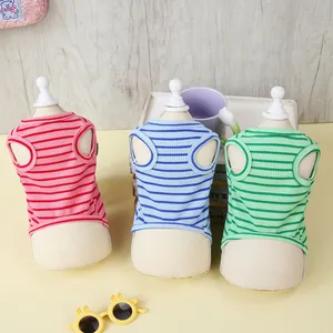 Lot de trois gilets rayés en coton pour chats et petits chiens en rouge, bleu et vert