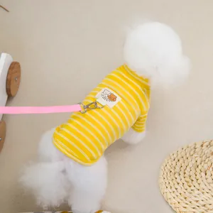 Camiseta a rayas para mascotas con anillo en D y correa rosa para perros pequeños