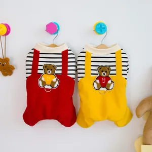 Gestreifte Cord-Tieranzüge mit Teddybär-Stickerei in Rot und Gelb für Hunde
