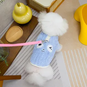 Blaue Fleece-Haustierweste für kleine Hunde mit Stickerei und rosa Leinen-Set