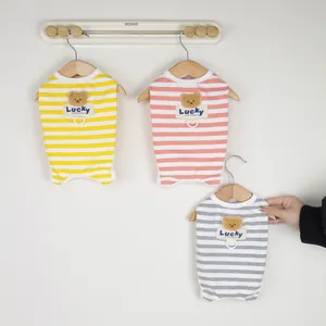 Gilet per Animali Domestici a Righe in Cotone Con Toppa Orsetto e Anello a D per Cani Gatti Traspirante Estivo Senza Maniche Maglietta Canotta per Cuccioli