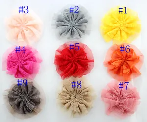 Dettaglio di fiori in pizzo a doppio strato in nove colori per accessori capelli fai-da-te