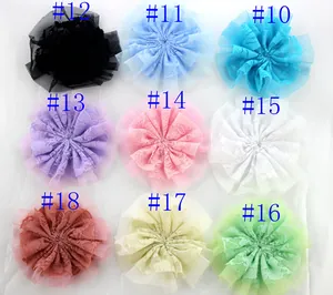 Nove fiori colorati fatti a mano in pizzo e mesh per decorazioni fai-da-te