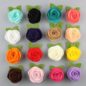 Set de 16 rosas de fieltro hechas a mano con hojas para accesorios de ropa y manualidades