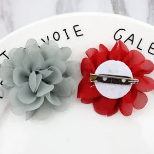 Broches florales de gasa para vestidos de verano de niña en azul y rojo con alfiler