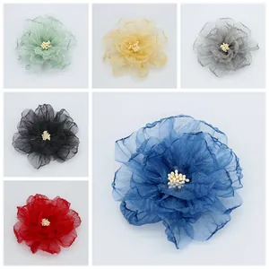 Spilla di peonia in chiffon da 9 cm fatta a mano con petali a strati e perline