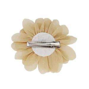 Pince à cheveux fleur en mousseline champagne pour fille avec clip crocodile en métal
