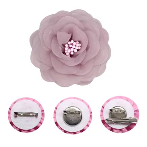 Eleganter violetter Kamelien Stoff Brosche mit Nadel und Haarklammer für vielseitiges Styling