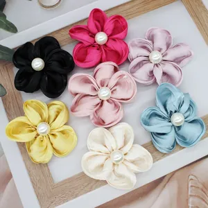 Barrette à Cheveux Fleur en Satin Style Français Élégante Avec Künstliche Perle d'Imitation Épingle à Cheveux Florale à Cinq Pétales pour Femme Accessoires de Vacances Quotidiennes