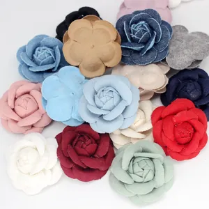 5,5 cm handgefertigte Kamelienblüten aus Denim und Wollfilz für DIY-Bekleidungszubehör