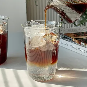 Verre à café minimaliste en borosilicate avec glaçons et carafe en verre assortie