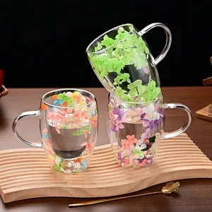 Doppelwandiges Glas mit Trockenblumen und Griff inklusive goldenem Kirschblütenlöffel