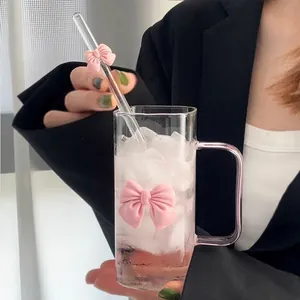 Gobelet en verre résistant à la chaleur avec nœud rose 3D, poignée et paille