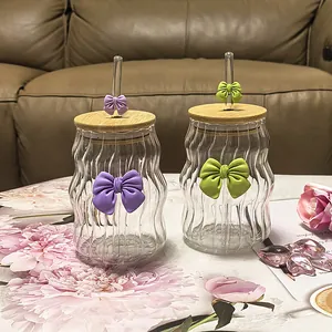 Creatieve glazen wolkbeker met 3D-strik en bamboedeksel voor sap of koffie