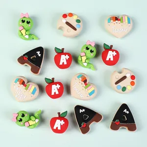 Set de cuentas de silicona para profesor con manzana roja, paleta y abalorio de corazón