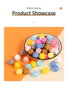 Gros plan de perles hexagonales en silicone 17mm pour attaches-tétines et bijoux DIY
