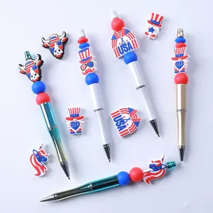 Stylos à perles DIY fête de l'indépendance avec breloques USA et perles de gnome