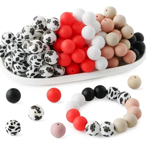 Bunte Silikonperlen für DIY-Armbänder und Bastelarbeiten mit Pfotenabdruck-Mustern