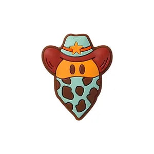 Décoration de chaussure en PVC style chapeau de cowboy bleu avec étoile orange et foulard