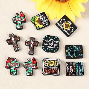 Set di 10 ciondoli per scarpe in PVC religioso con motivi Faith e girasole per zoccoli