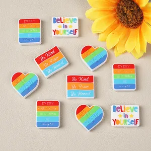 Perline in silicone arcobaleno con citazioni motivazionali incise per il fai-da-te