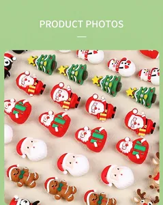 Vista dettagliata delle perle natalizie 3D in silicone con Babbo Natale e alberi decorati