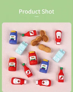 Dettaglio di perline in silicone 3D a forma di latte, marmellata e bottiglie di ketchup
