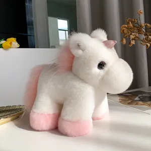 Weiß-rosa flauschiger Einhorn-Schlüsselanhänger aus Kaninchenfell für Taschen und Autos