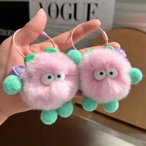 Lindos llaveros de peluche rosa con ojos grandes para bolsos y accesorios de moda