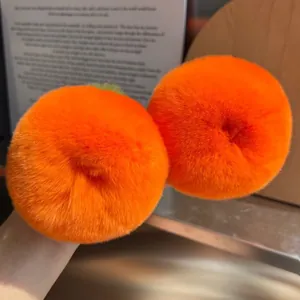 Simpatico portachiavi in pelliccia di coniglio arancione peluche ciondolo per borsa