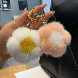Porte-clés fleur en fausse fourrure de vison rose et blanche pour sacs à main