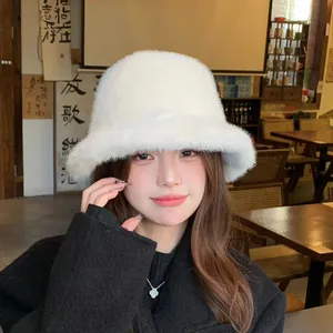 Chapeau bob en fausse fourrure blanche pour femme, doux et chaud pour l'hiver