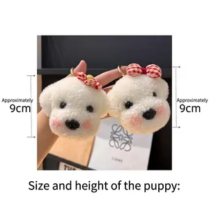 Porte-clés chiot en peluche blanche en laine véritable avec nœud rouge et 9cm de haut