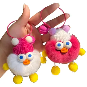 Süße Plüsch-Monster-Schlüsselanhänger mit Kaninchenfell, Strickmützen und Glocken
